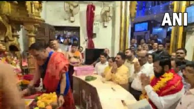 CM Eknath Shinde: मुख्यमंत्री एकनाथ शिंदे  यांची मुंबईतील सिद्धिविनायक मंदिरात पूजा
